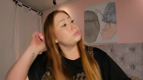 hannamartinn_ online show from April 2026 03:36:01 PM