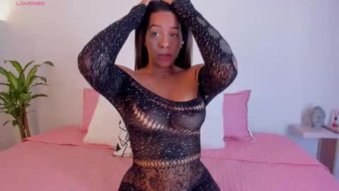 Snapshot of hannawilliams_ chatting on December 2025 09:01:02 PM Hanna Williams online show from December 2025 09:01:02 PM