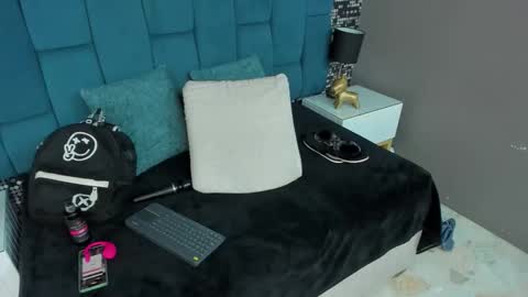 Hanny  online show from December 2025 11:26:02 AM