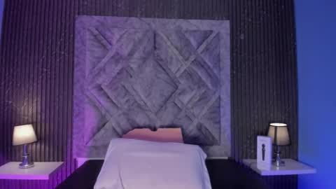 hannyk_ online show from December 2025 04:37:02 PM