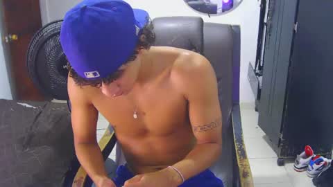 Snapshot of hansel_take chatting on August 2026 10:23:01 PM hansel_take online show from August 2026 10:23:01 PM