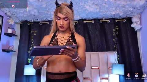 Hanzking01 online show from September 2025 05:18:01 AM