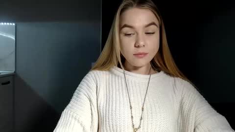 happy_fox_ online show from February 2025 09:49:02 PM