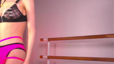 Snapshot of happynewdear chatting on November 2025 12:21:01 AM Evy online show from November 2025 12:21:01 AM