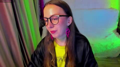 Stephanie online show from November 2025 05:37:02 PM