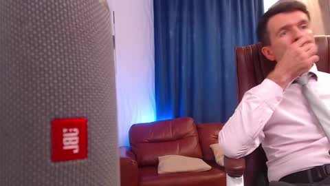 Steve online show from September 2025 01:02:01 PM