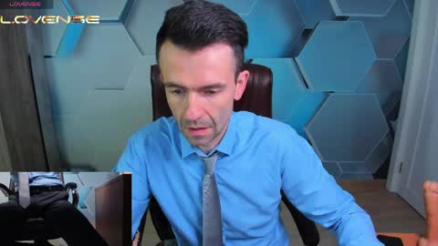 Snapshot of hard_and_juici chatting on May 2026 10:33:02 AM Steve online show from May 2026 10:33:02 AM