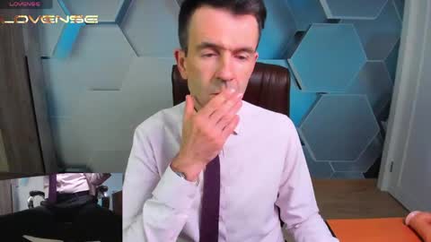 Snapshot of hard_and_juici chatting on June 2026 03:30:02 AM Steve online show from June 2026 03:30:02 AM