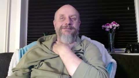 Snapshot of hardmrlazy chatting on February 2026 12:58:02 AM MrLazy online show from February 2026 12:58:02 AM