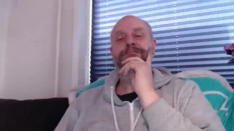 Snapshot of hardmrlazy chatting on February 2026 03:42:01 PM MrLazy online show from February 2026 03:42:01 PM