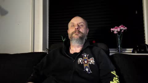 Snapshot of hardmrlazy chatting on February 2026 07:01:02 PM MrLazy online show from February 2026 07:01:02 PM