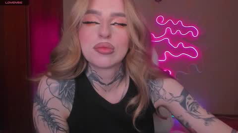 Snapshot of harley_kimm chatting on December 2024 05:31:02 AM Julia online show from December 2024 05:31:02 AM