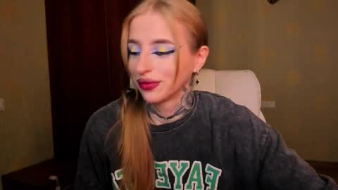 Snapshot of harley_kimm chatting on October 2025 05:16:02 AM Julia online show from October 2025 05:16:02 AM