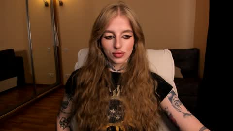 Snapshot of harley_kimm chatting on May 2026 05:35:01 AM Julia online show from May 2026 05:35:01 AM