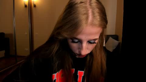 Snapshot of harley_kimm chatting on June 2026 06:12:02 AM Julia online show from June 2026 06:12:02 AM