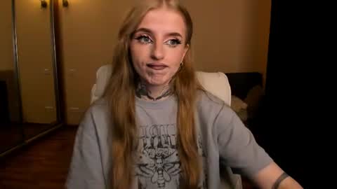 Snapshot of harley_kimm chatting on June 2026 05:08:02 AM Julia online show from June 2026 05:08:02 AM