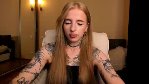 Snapshot of harley_kimm chatting on July 2026 05:25:02 AM Julia online show from July 2026 05:25:02 AM