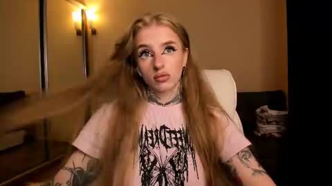Snapshot of harley_kimm chatting on July 2026 05:48:01 AM Julia online show from July 2026 05:48:01 AM
