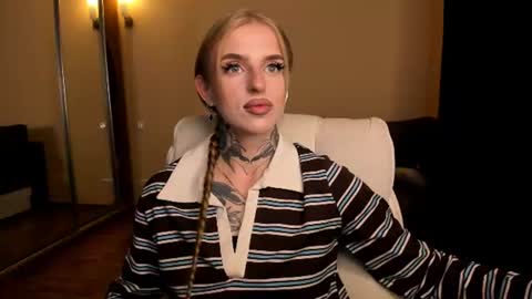 Snapshot of harley_kimm chatting on July 2026 05:22:01 AM Julia online show from July 2026 05:22:01 AM