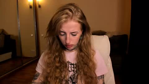 Snapshot of harley_kimm chatting on August 2026 05:17:01 AM Julia online show from August 2026 05:17:01 AM