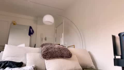 Snapshot of harry_jen chatting on March 2025 08:40:02 AM TAP HERE choise Harry tattoo on chest Jen curls hair online show from March 2025 08:40:02 AM