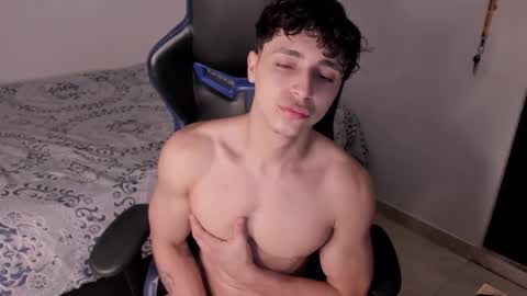 Snapshot of harry_p01 chatting on February 2026 05:45:01 AM harry_p01 online show from February 2026 05:45:01 AM