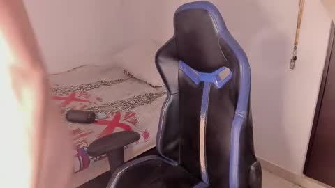 Snapshot of harry_p01 chatting on February 2026 04:50:02 AM harry_p01 online show from February 2026 04:50:02 AM