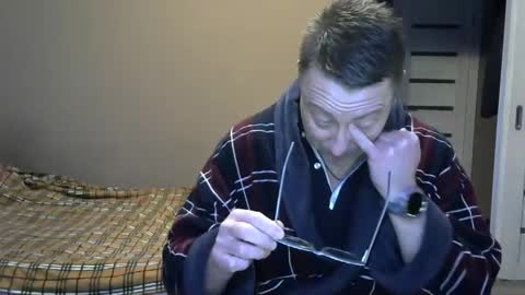 Snapshot of harrysnake chatting on December 2024 06:44:01 AM HarrySnake online show from December 2024 06:44:01 AM