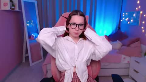 Mia online show from February 2026 08:13:02 AM