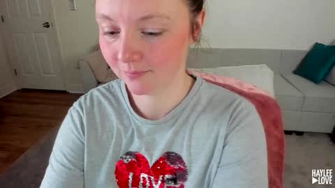 Haylee Love online show from February 2026 06:33:02 PM