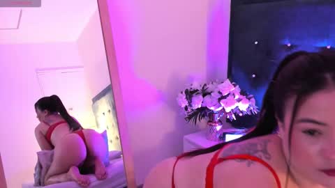 Snapshot of hayleycollins chatting on November 2025 11:43:02 AM Hayley Collins online show from November 2025 11:43:02 AM