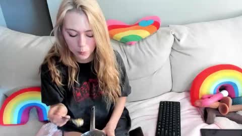 Hayley online show from February 2026 01:59:01 PM