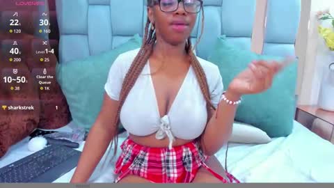 hazel_lanee online show from November 2025 12:09:01 AM