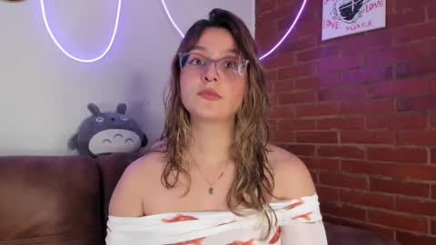 Snapshot of hazelbrownn23 chatting on February 2025 04:24:02 PM Hazel Brown online show from February 2025 04:24:02 PM