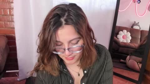 Snapshot of hazelbrownn23 chatting on February 2025 03:59:02 PM Hazel Brown online show from February 2025 03:59:02 PM