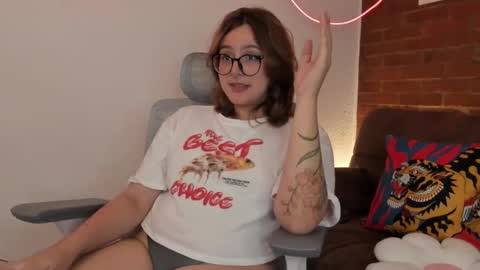 Snapshot of hazelbrownn23 chatting on October 2025 10:28:02 PM Hazel Brown online show from October 2025 10:28:02 PM