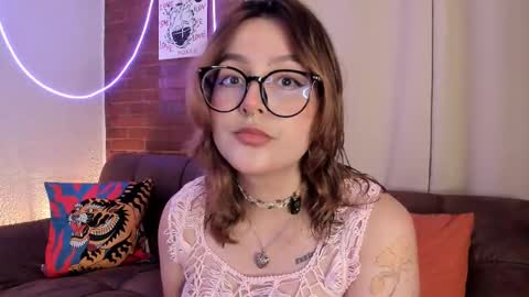 Snapshot of hazelbrownn23 chatting on November 2025 12:33:01 AM Hazel Brown online show from November 2025 12:33:01 AM