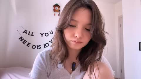 Snapshot of hazelhartshorn chatting on May 2026 09:47:01 AM Kira online show from May 2026 09:47:01 AM