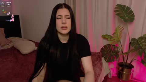 hazelhayess online show from May 2026 04:15:01 PM