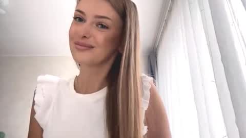 Snapshot of heart_petal chatting on September 2025 08:51:02 AM Mona online show from September 2025 08:51:02 AM