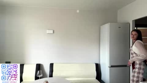 Snapshot of heart_petal chatting on November 2025 10:47:01 AM Mona online show from November 2025 10:47:01 AM