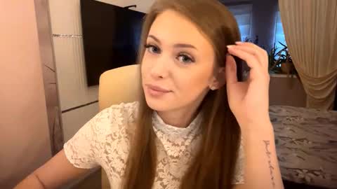 Snapshot of heart_petal chatting on November 2025 09:18:02 AM Mona online show from November 2025 09:18:02 AM