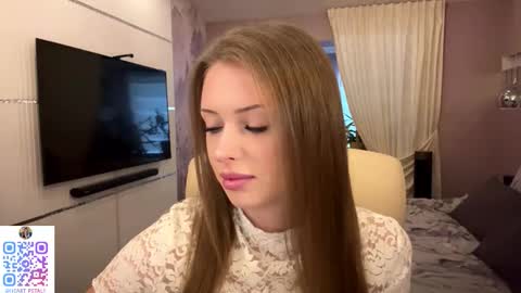 Snapshot of heart_petal chatting on November 2025 09:23:01 AM Mona online show from November 2025 09:23:01 AM