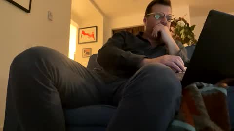 Snapshot of heartofadog604 chatting on October 2025 12:35:01 AM MT online show from October 2025 12:35:01 AM