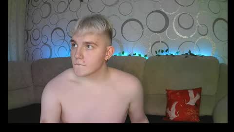 Snapshot of heatctrl chatting on February 2026 08:16:01 PM Justin online show from February 2026 08:16:01 PM