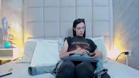 Keira Hecate online show from October 2025 08:31:01 PM