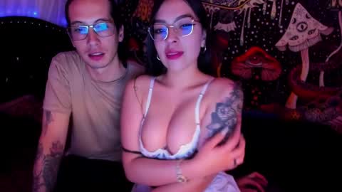 Snapshot of hecate_and_crow chatting on January 2025 06:03:01 AM online show from January 2025 06:03:01 AM
