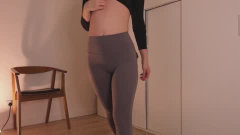 Snapshot of hee_jeen chatting on December 2024 11:16:01 PM Jeen online show from December 2024 11:16:01 PM