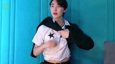 HEEJIN online show from September 2025 08:11:02 PM