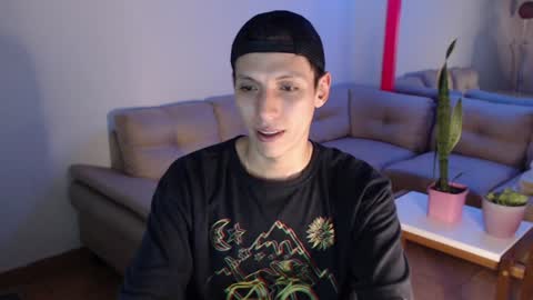 Snapshot of hefesto_69 chatting on December 2024 11:36:02 PM hefesto_69 online show from December 2024 11:36:02 PM